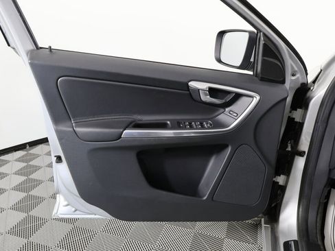 Used 2015 Volvo XC60 T6 Platinum image 12