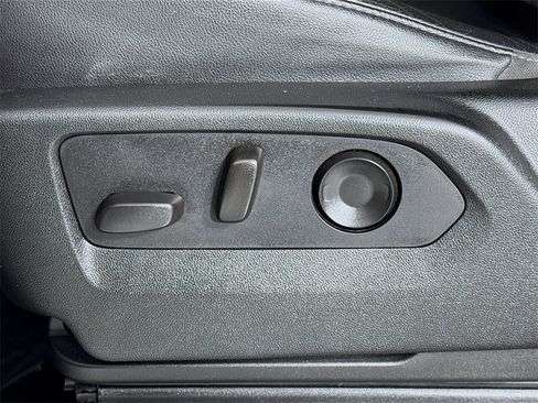 Used 2021 Chevrolet Suburban LT image 22