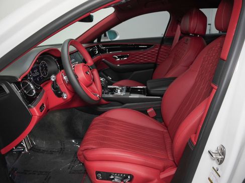 Used 2020 Bentley Flying Spur W12 image 47