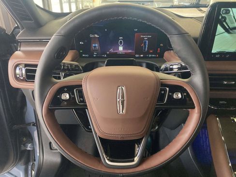 Used 2025 Lincoln Aviator Reserve w/ Equipment Group 201A AWD/4WD image 29