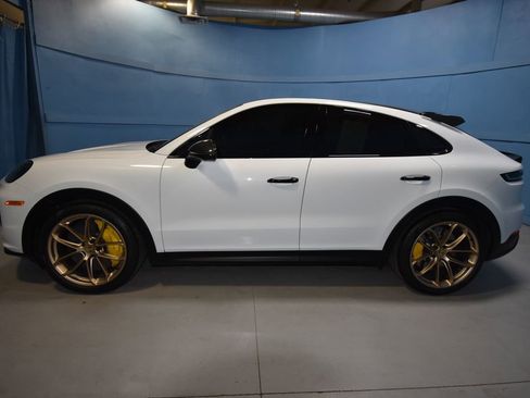 Certified 2024 Porsche Cayenne Turbo GT image 2