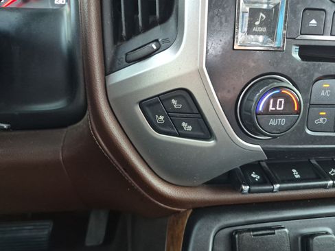 Used 2018 Chevrolet Silverado 1500 High Country AWD/4WD image 33