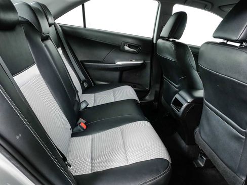 Used 2012 Toyota Camry SE FWD image 18