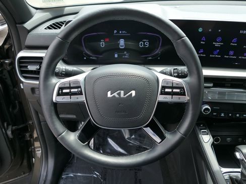 Used 2024 Kia Telluride EX X-Line AWD/4WD image 17