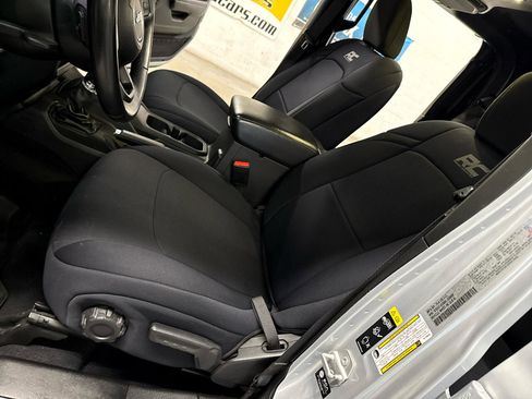 Used 2022 Jeep Gladiator Sport image 9