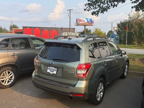 Used 2015 Subaru Forester 2.5i Limited AWD/4WD image 5