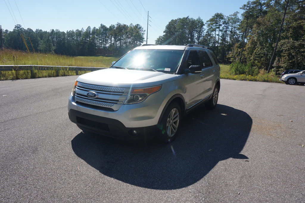 Used 2013 Ford Explorer XLT FWD image 25