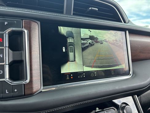 Used 2023 GMC Yukon XL Denali Ultimate image 15