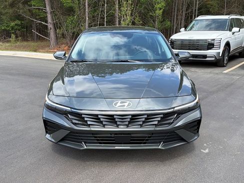 New 2026 Hyundai Elantra Limited FWD image 2