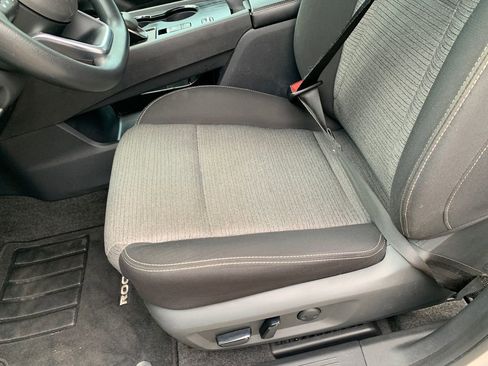 Used 2023 Nissan Rogue SV image 22