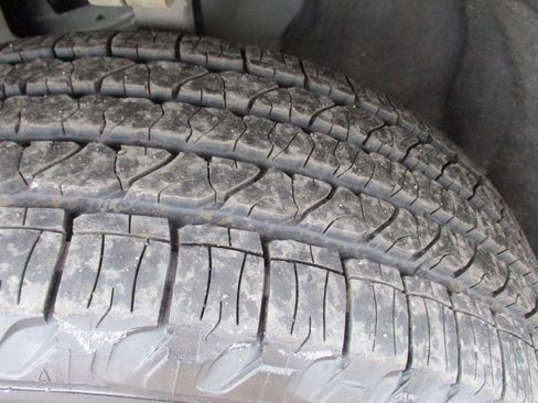 Certified 2023 Jeep Grand Cherokee L Laredo image 10