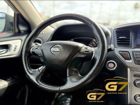 Used 2019 Nissan Pathfinder SL AWD/4WD image 16