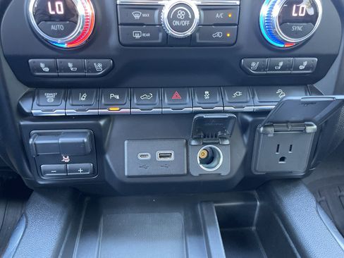 Used 2020 GMC Sierra 3500 Denali w/ Denali Ultimate Package AWD/4WD image 47