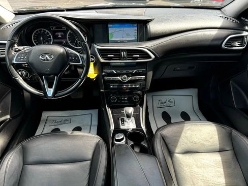 Used 2017 INFINITI QX30 Premium w/ Navigation Package image 23