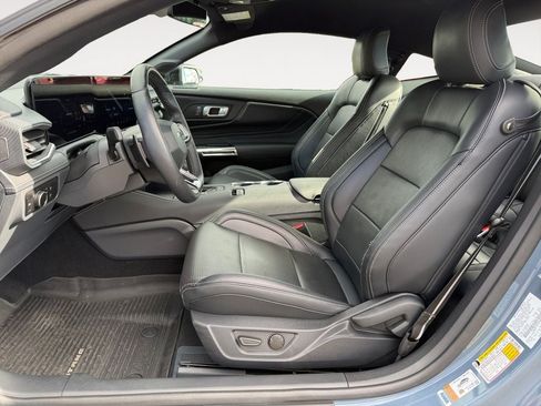 Used 2025 Ford Mustang GT Premium RWD image 6
