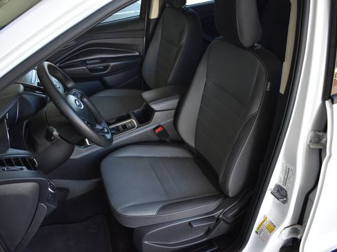 Used 2019 Ford Escape S image 18