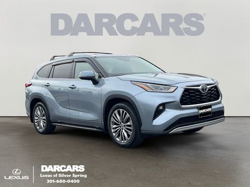 Used 2021 Toyota Highlander Platinum image 1