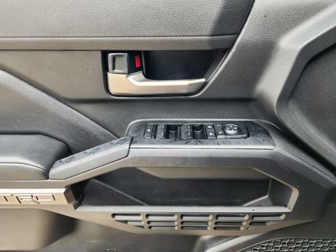 Used 2025 Toyota Tacoma TRD Sport AWD/4WD image 21