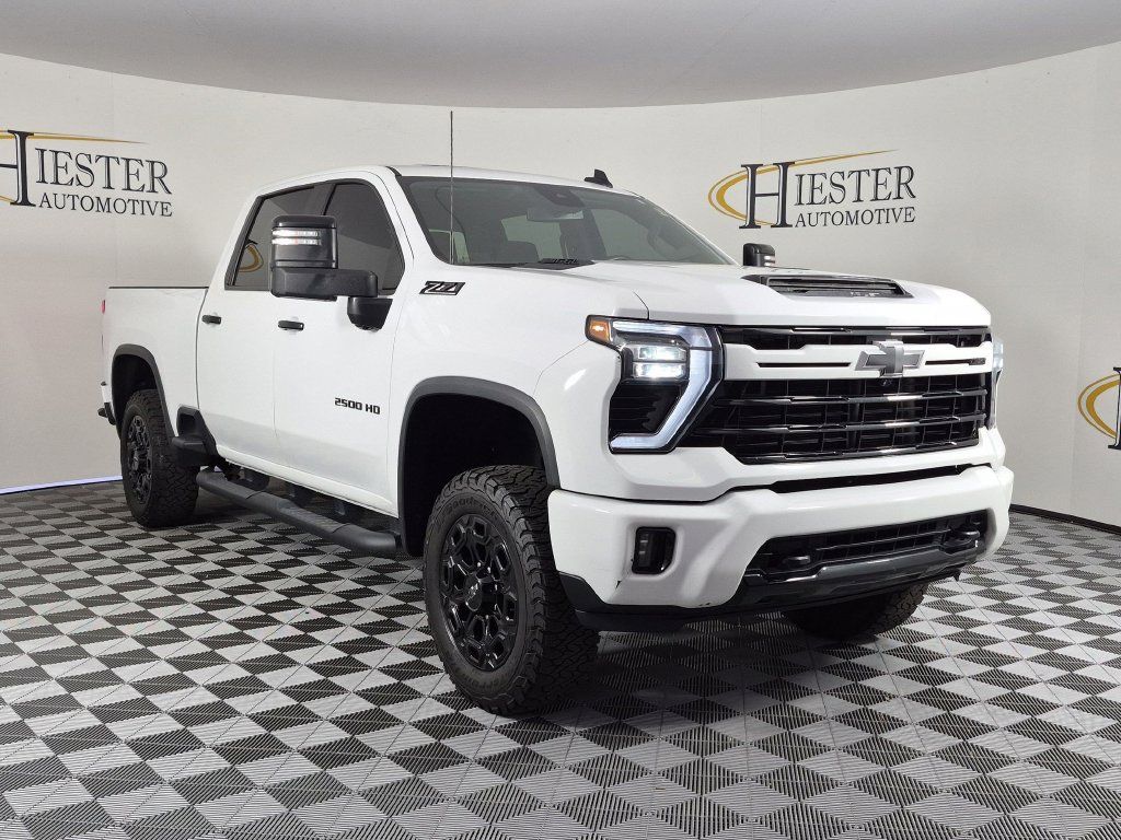 Used 2024 Chevrolet Silverado 2500 LT w/ Z71 Sport Edition AWD/4WD image 2
