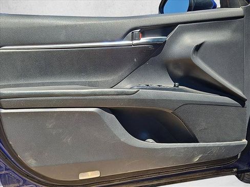 Used 2018 Toyota Camry LE FWD image 9