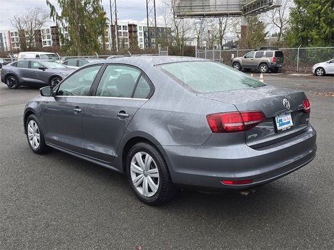 Used 2017 Volkswagen Jetta S image 3