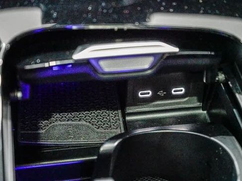 Used 2025 Mercedes-Benz C 300 Sedan image 23