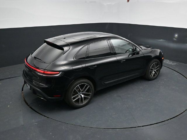 Used 2025 Porsche Macan AWD/4WD image 48