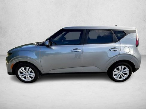 Used 2025 Kia Soul LX FWD image 6