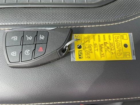 Used 2022 GMC Yukon XL SLT w/ SLT Premium Package image 25