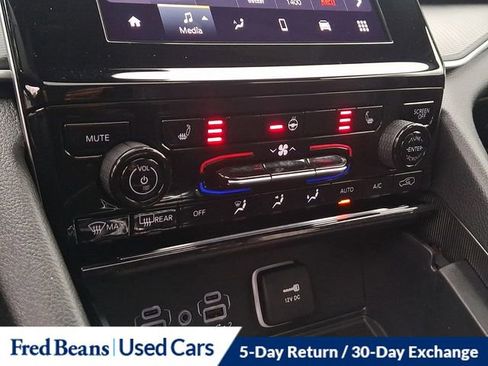 Used 2025 Jeep Grand Cherokee Altitude image 22