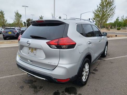 Used 2017 Nissan Rogue SV AWD/4WD image 3