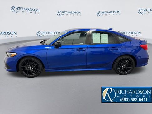 Used 2023 Honda Civic Sport image 2