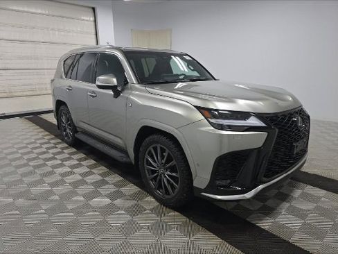 Used 2025 Lexus LX 700h F Sport image 2