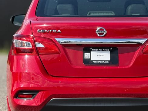 Used 2019 Nissan Sentra SL w/ Exterior Package FWD image 13