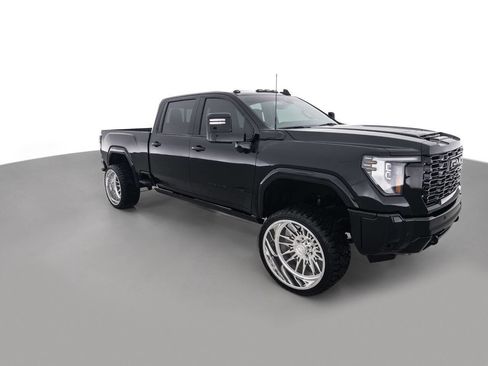 Used 2025 GMC Sierra 2500 Denali w/ Denali Reserve Package AWD/4WD image 3