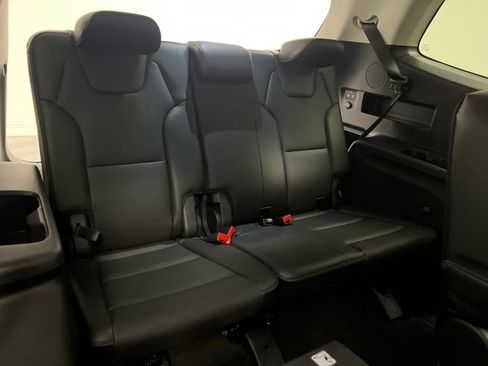 Used 2025 Kia Telluride S image 32