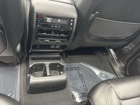 Used 2024 Jeep Grand Cherokee L Limited w/ Luxury Tech Group II image 28