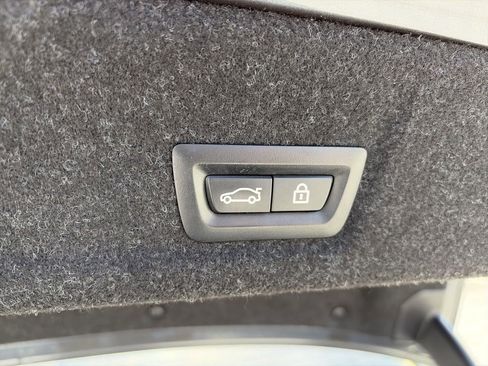 Used 2021 BMW 330e xDrive w/ Premium Package image 30