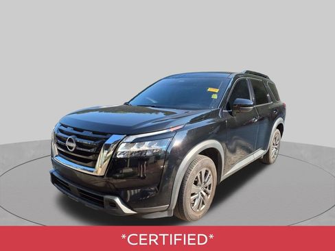 Used 2022 Nissan Pathfinder SV AWD/4WD image 2