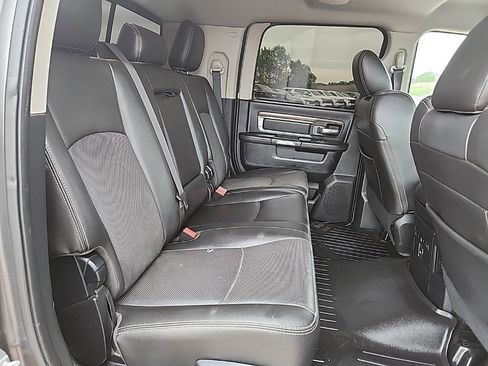 Used 2015 RAM 2500 Laramie w/ Convenience Group AWD/4WD image 39