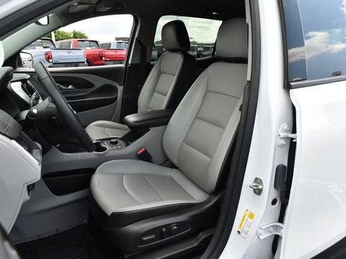 Used 2022 GMC Terrain SLT w/ Tech Package FWD image 25