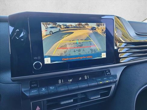 Used 2025 Toyota Camry LE image 21