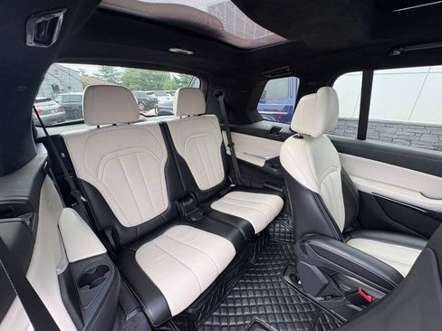 Used 2019 BMW X7 xDrive40i w/ Luxury Seating Package AWD/4WD image 32