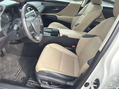 Used 2020 Lexus ES 350 w/ Premium Package image 10
