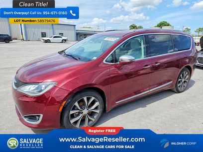 Used 2018 Chrysler Pacifica Limited w/ Tire & Wheel Group
