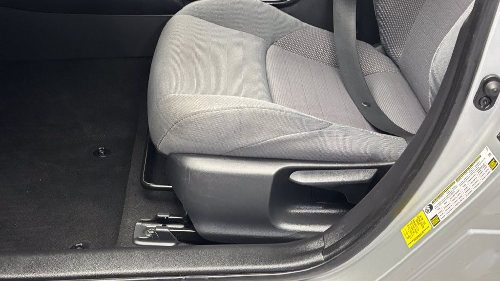 Certified 2025 Toyota Corolla SE FWD image 13