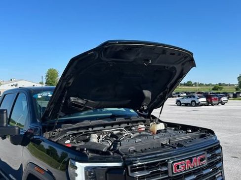 Used 2024 GMC Sierra 2500 AT4 AWD/4WD image 40