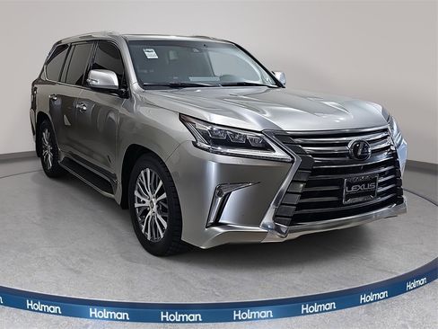 Used 2018 Lexus LX 570 4WD image 4