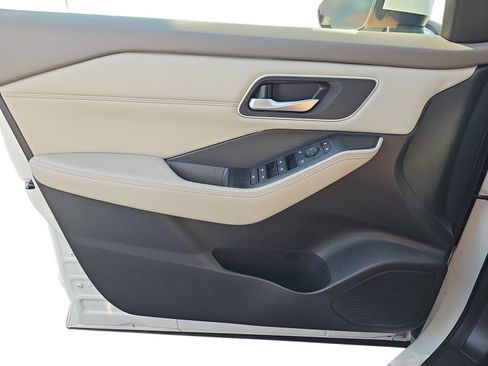 Used 2021 Nissan Rogue SV w/ Premium Package FWD image 22