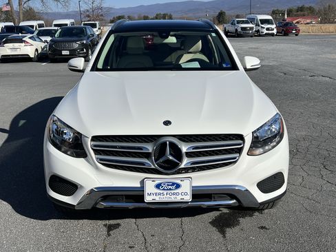 Used 2019 Mercedes-Benz GLC 300 4MATIC image 3